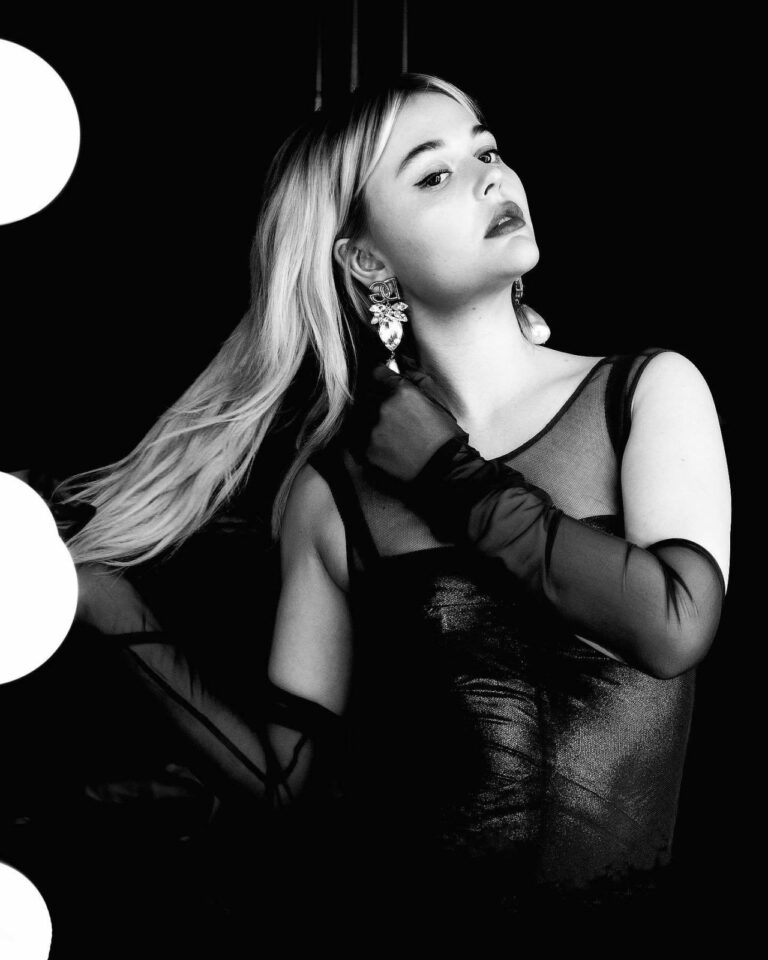 Emily Alyn Lind-83716