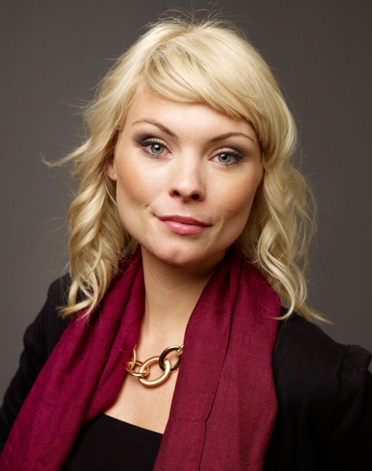 MyAnna Buring-84016