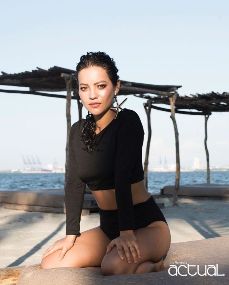 Natalia Reyes con 31-32 años