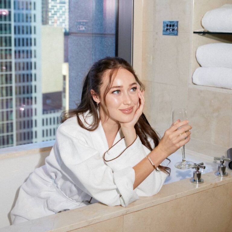 Alycia Debnam-Carey con 27-28 años