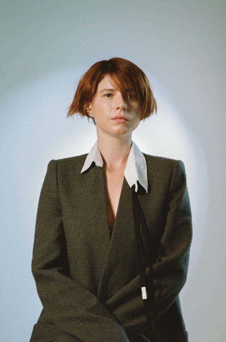 Jessie Buckley-87036