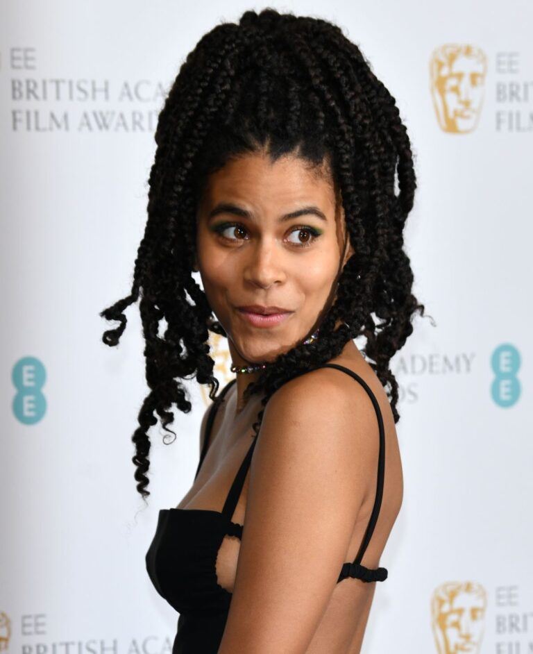 Zazie Beetz con 28-29 años
