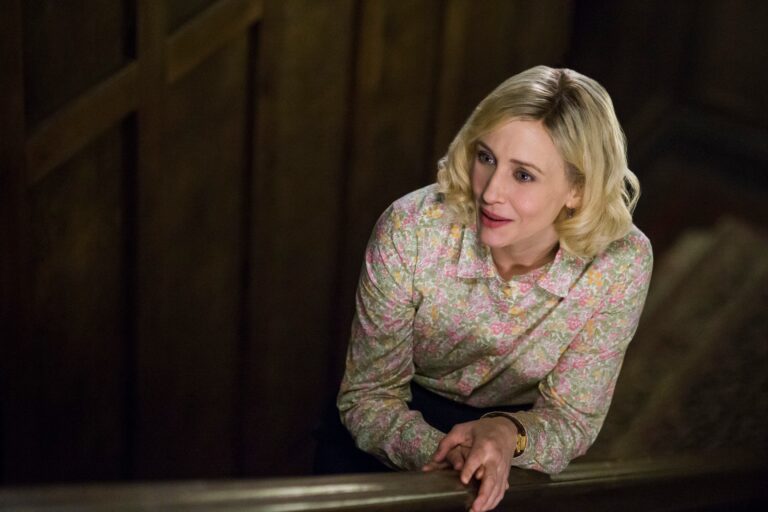 Vera Farmiga-89591