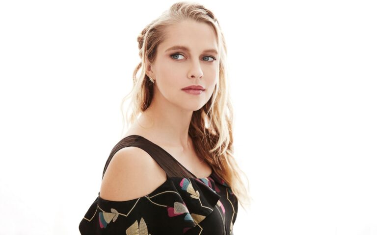 Teresa Palmer-90215