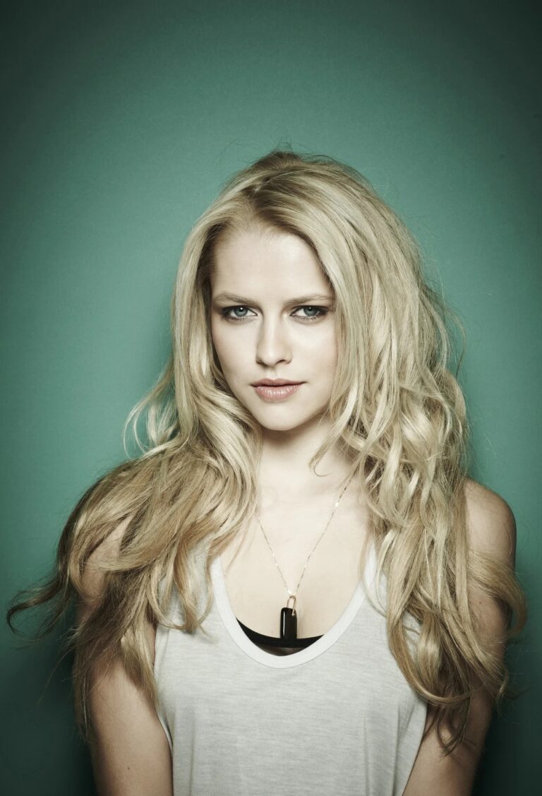 Teresa Palmer-90225