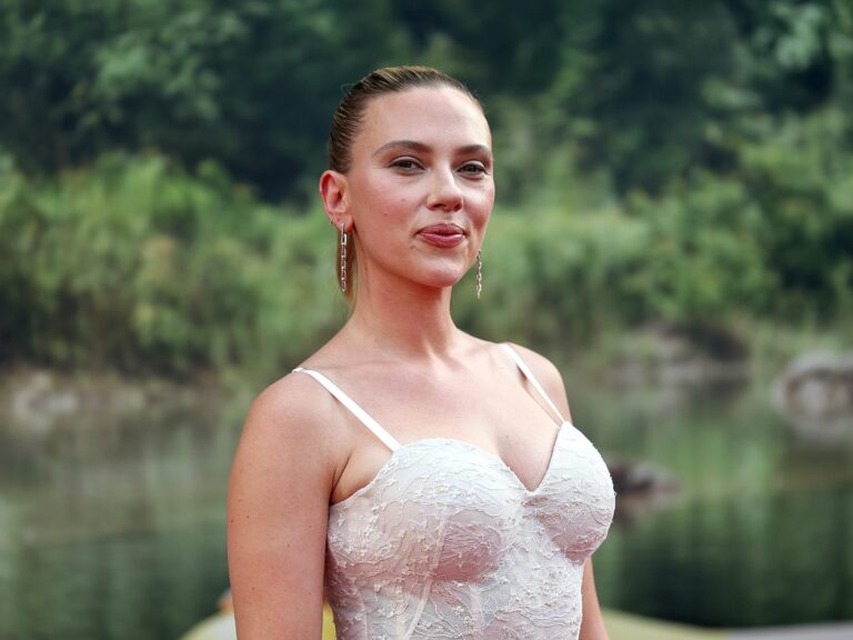 Scarlett Johansson-91812