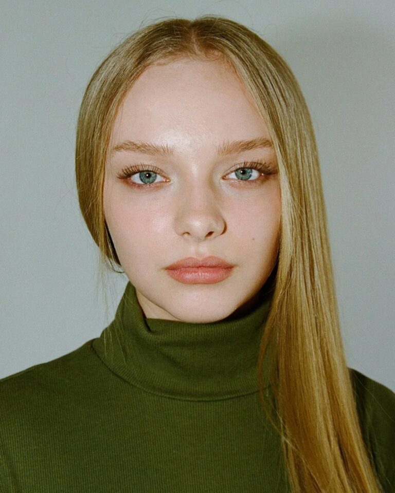 Amiah Miller-92687