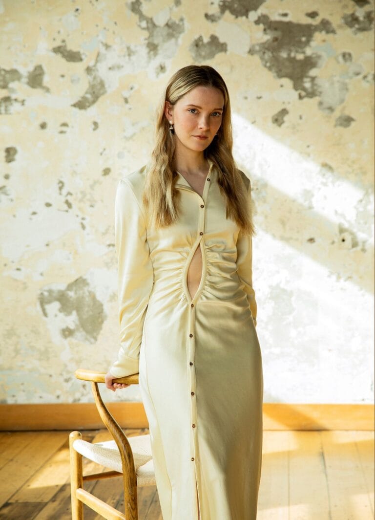 Morfydd Clark con 29-30 años