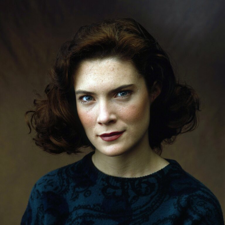 Lara Flynn Boyle-93357