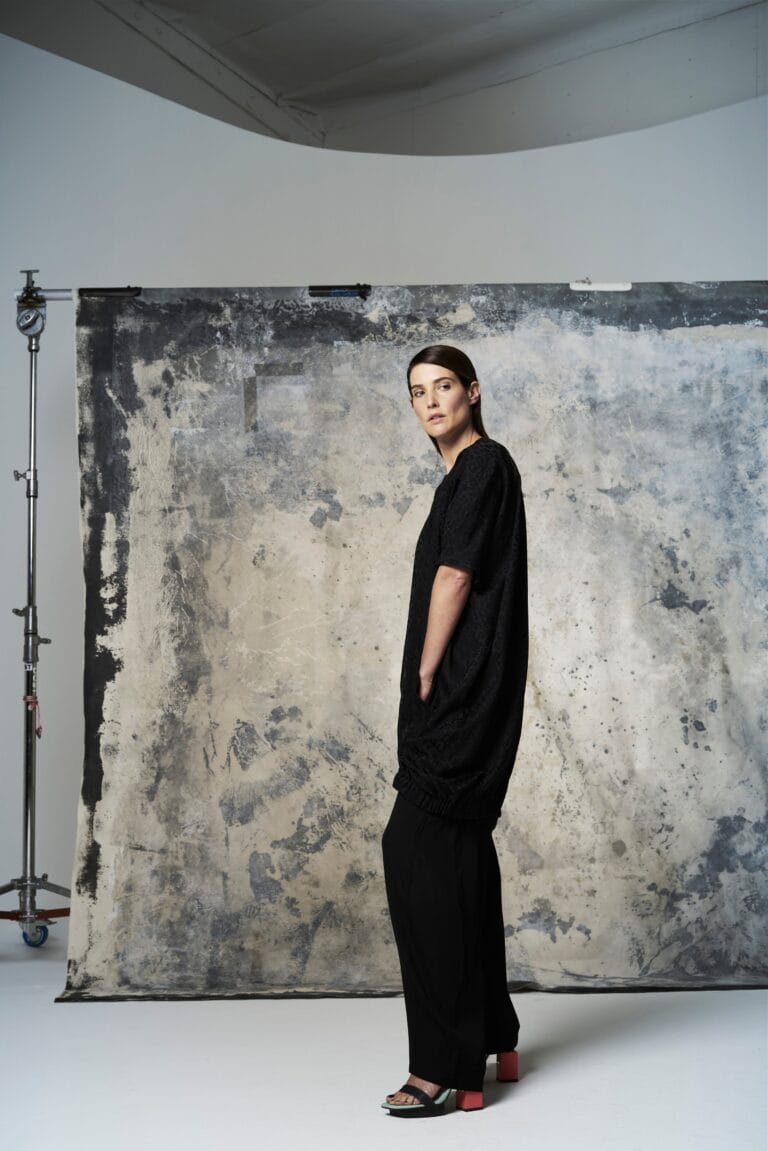 Cobie Smulders: Dressed in a relaxed-fit black outfit with an elegant design and…