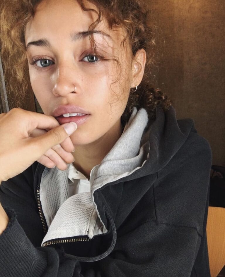 Ella-Rae Smith-94342