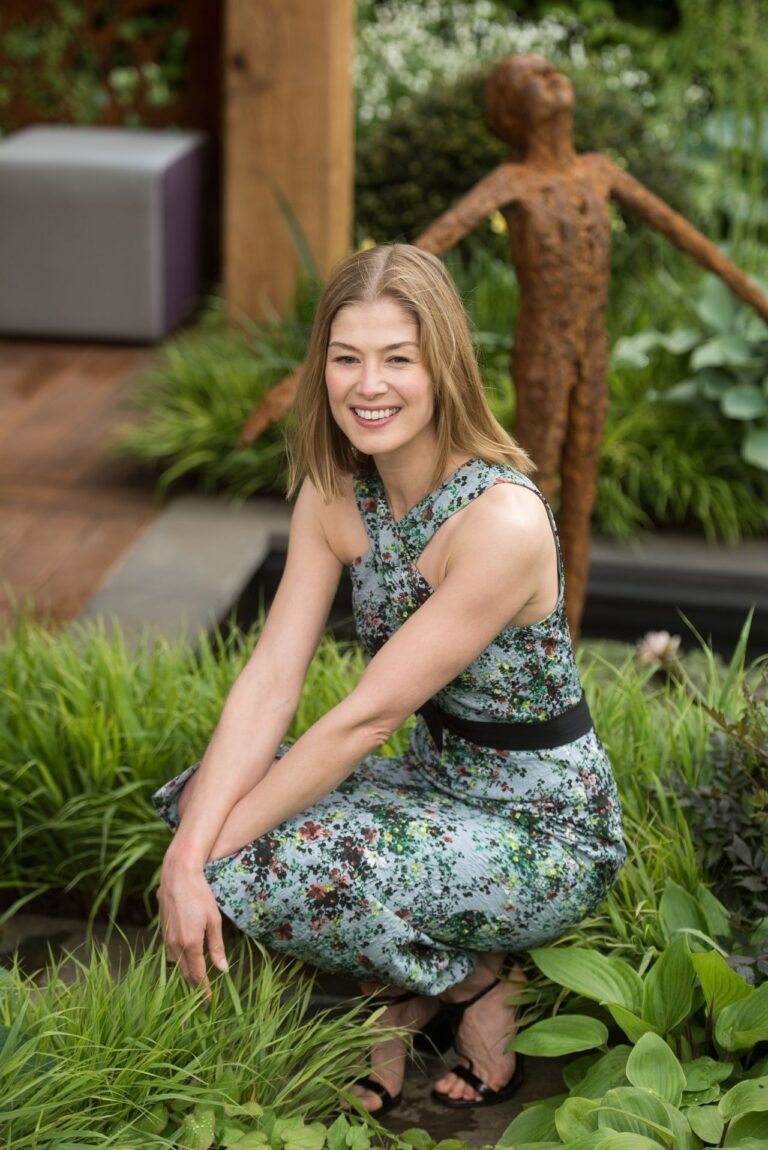 Rosamund Pike-94418