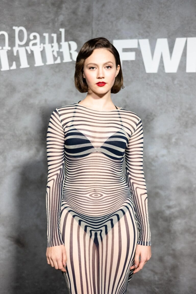 Iris Apatow-94506