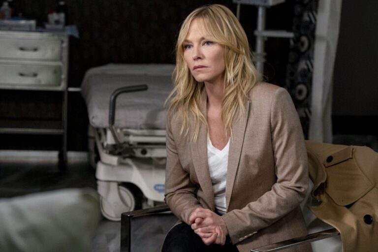 Kelli Giddish-95193