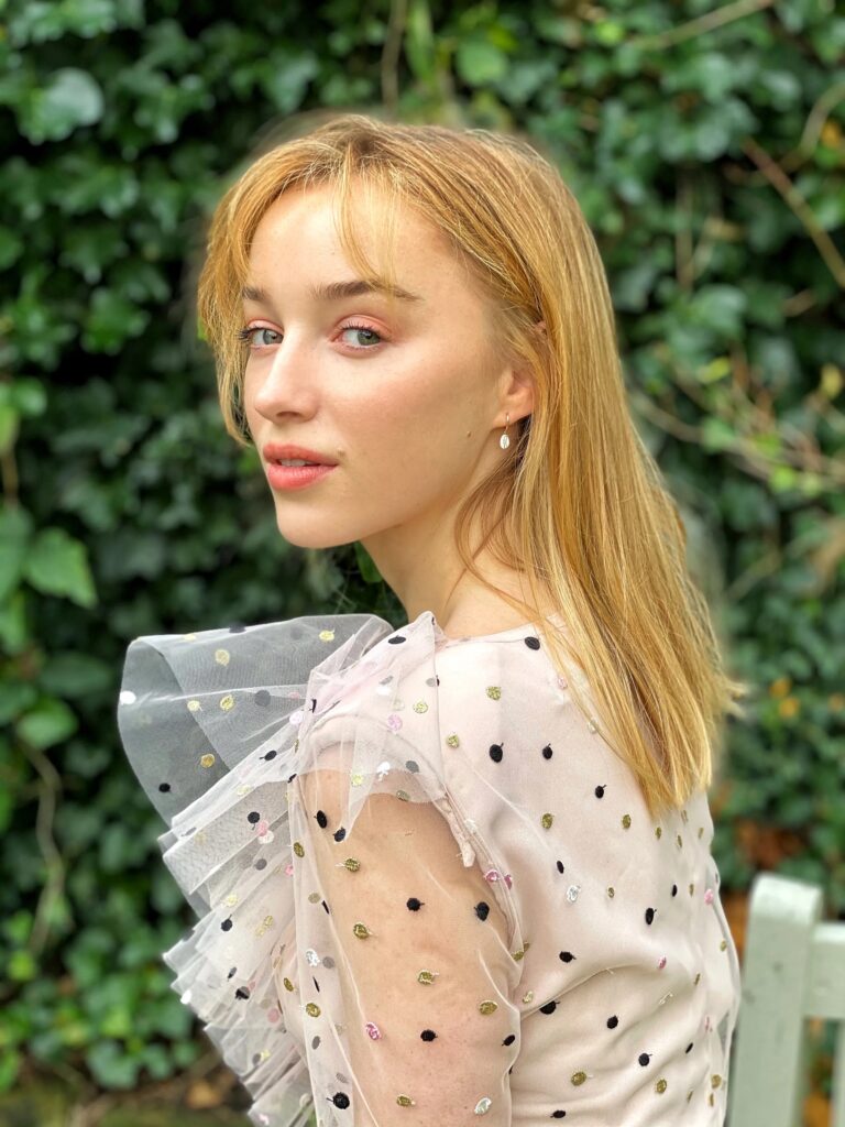 Phoebe Dynevor-95305