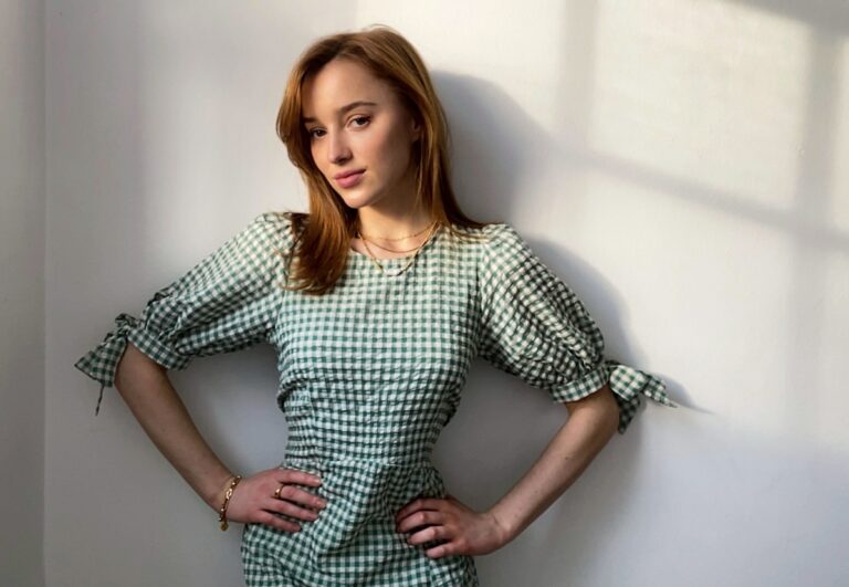 Phoebe Dynevor-95308
