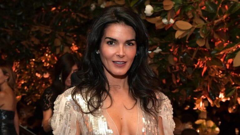 Angie Harmon-95587