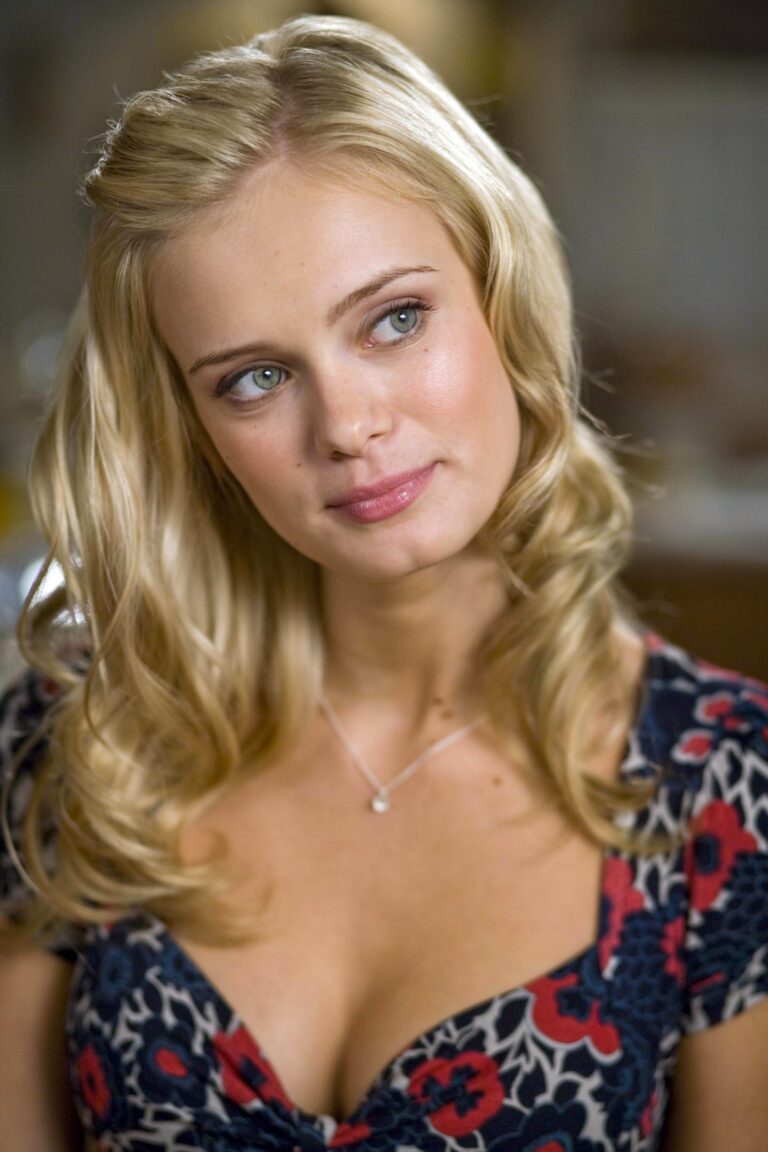 Sara Paxton-96610
