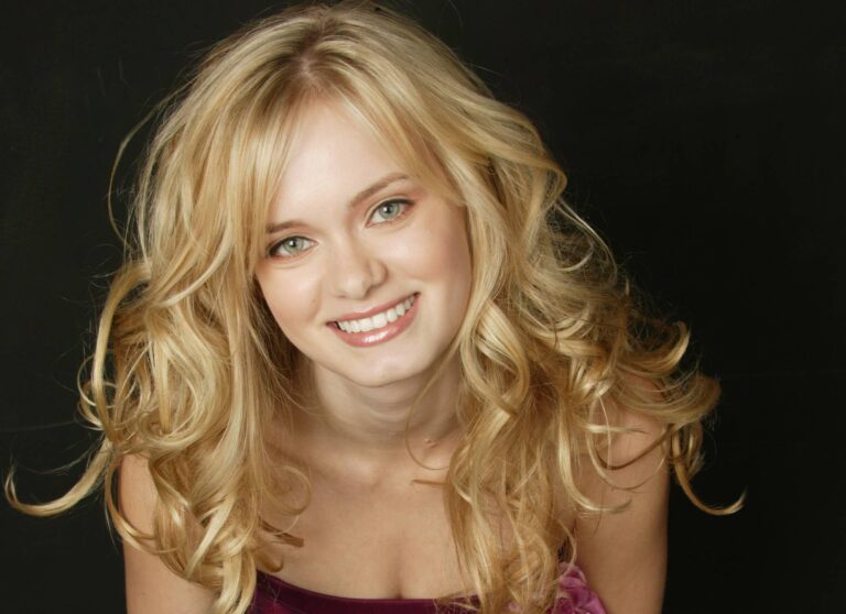 Sara Paxton-96615