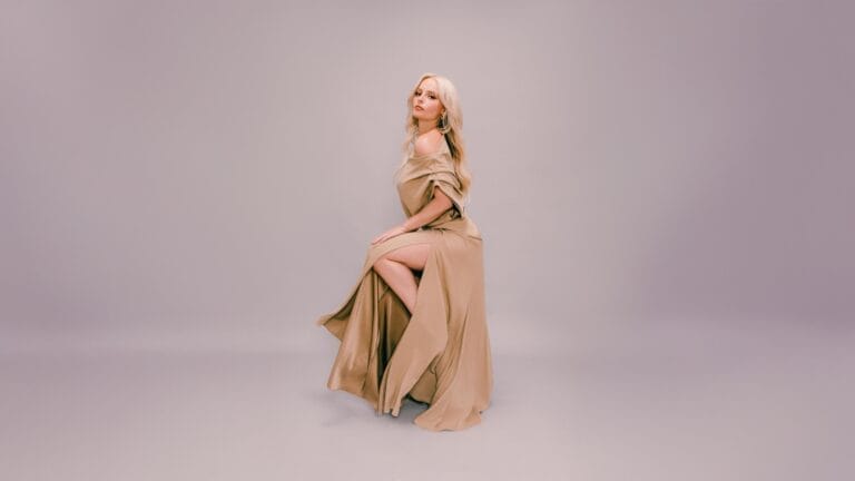 Millie Gibson-96860