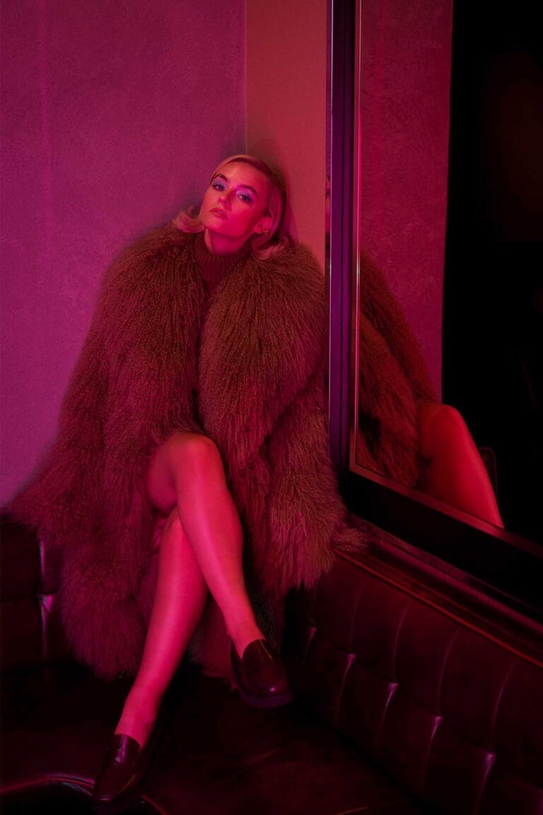 Millie Gibson-96869