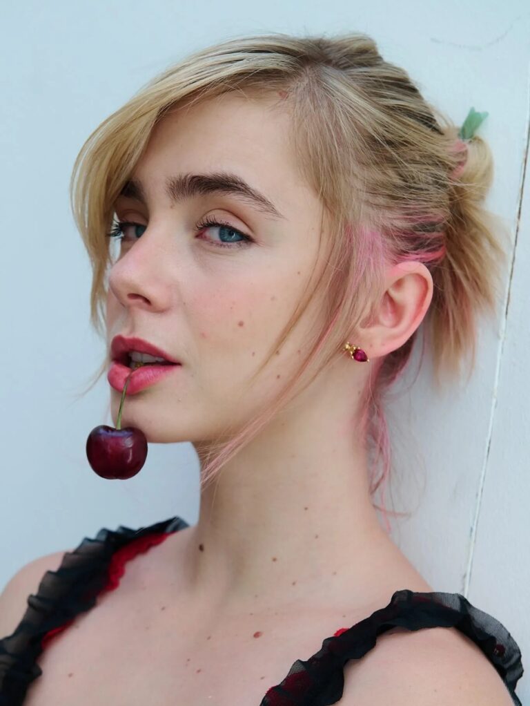 Clara Galle-97106