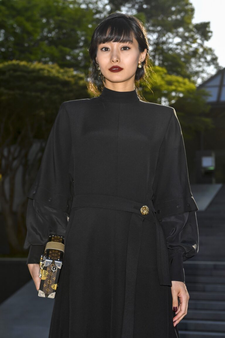 Shioli Kutsuna-98041