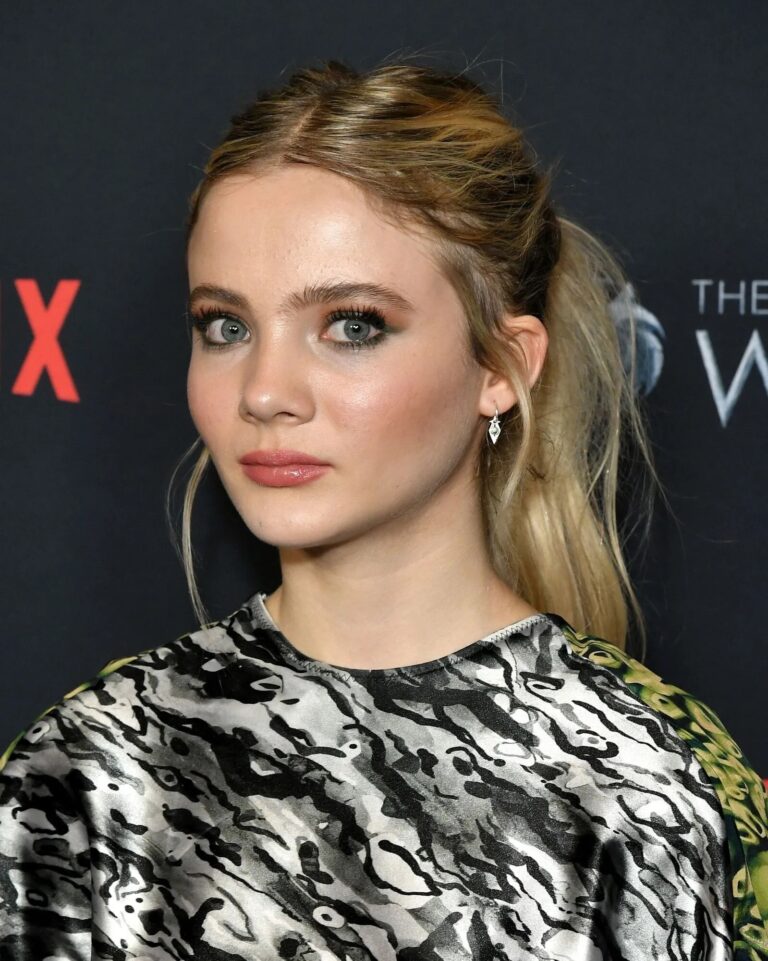 Freya Allan-105653