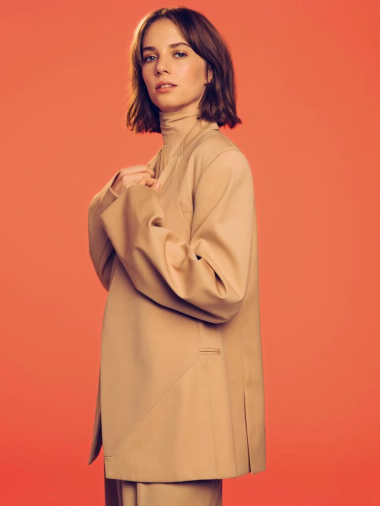 Maya Hawke-101870