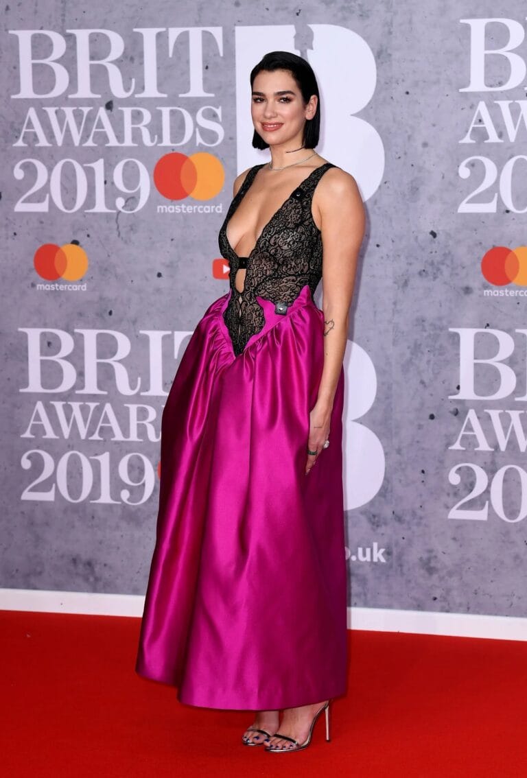 Dua Lipa con 23-24 años