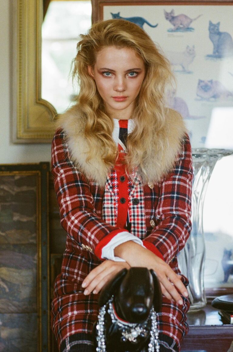 Freya Allan-105639