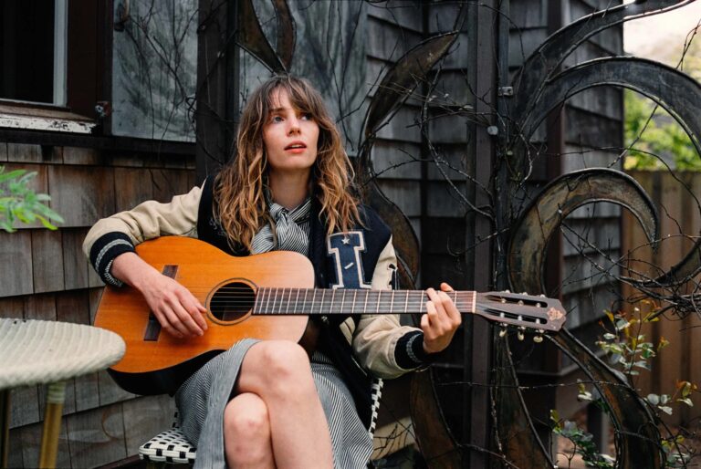 Maya Hawke-101897