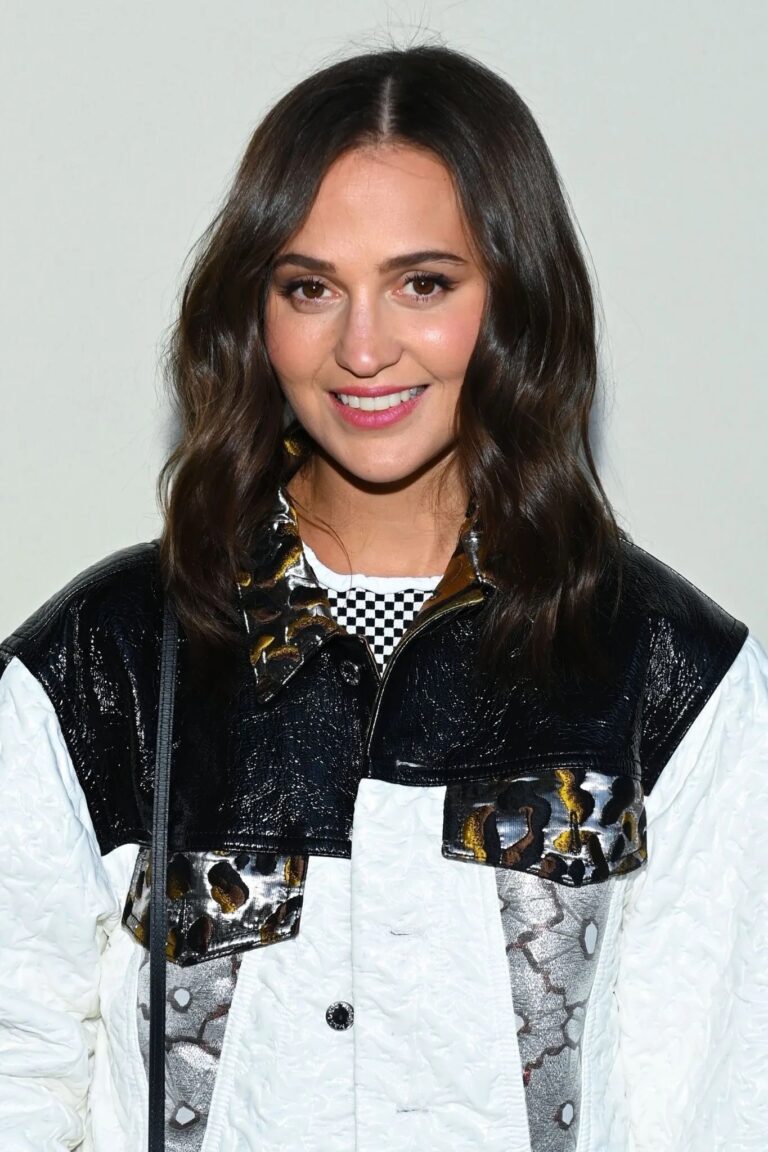Alicia Vikander-103316