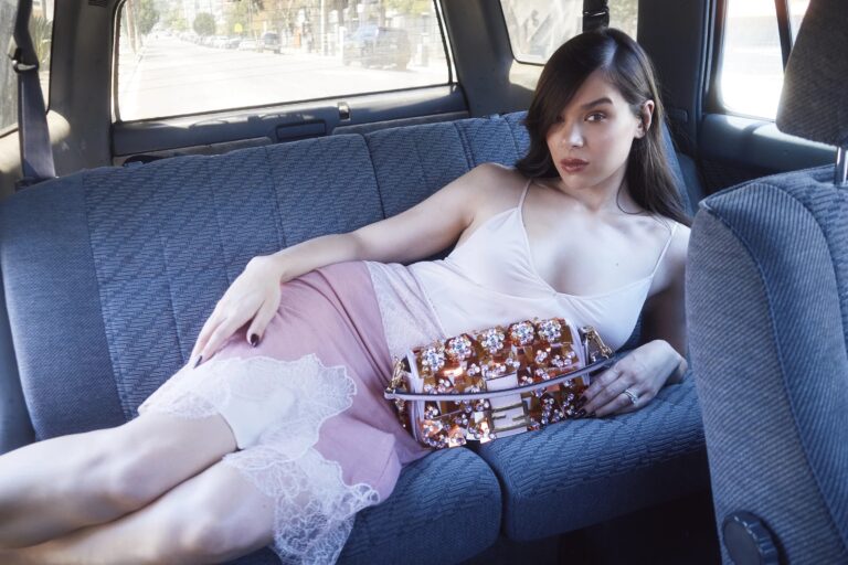 Hailee Steinfeld-101704