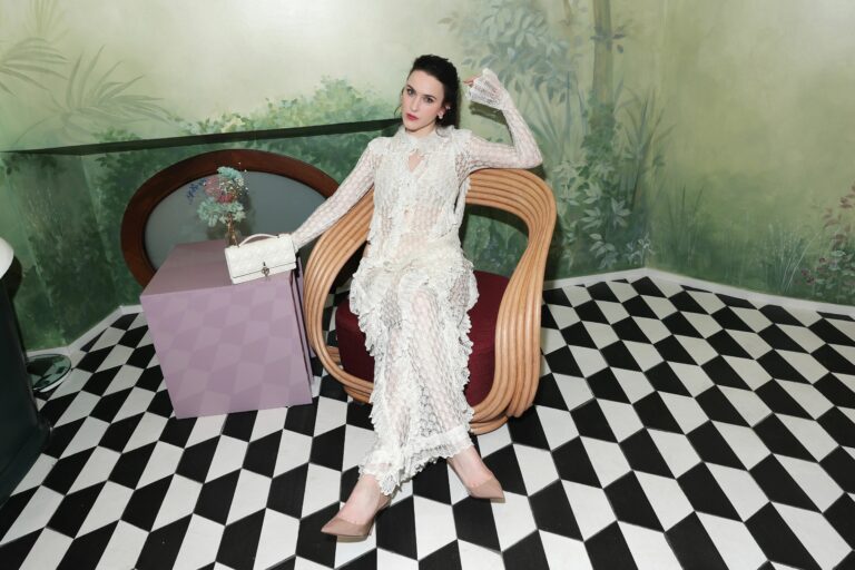 Rachel Brosnahan-104918