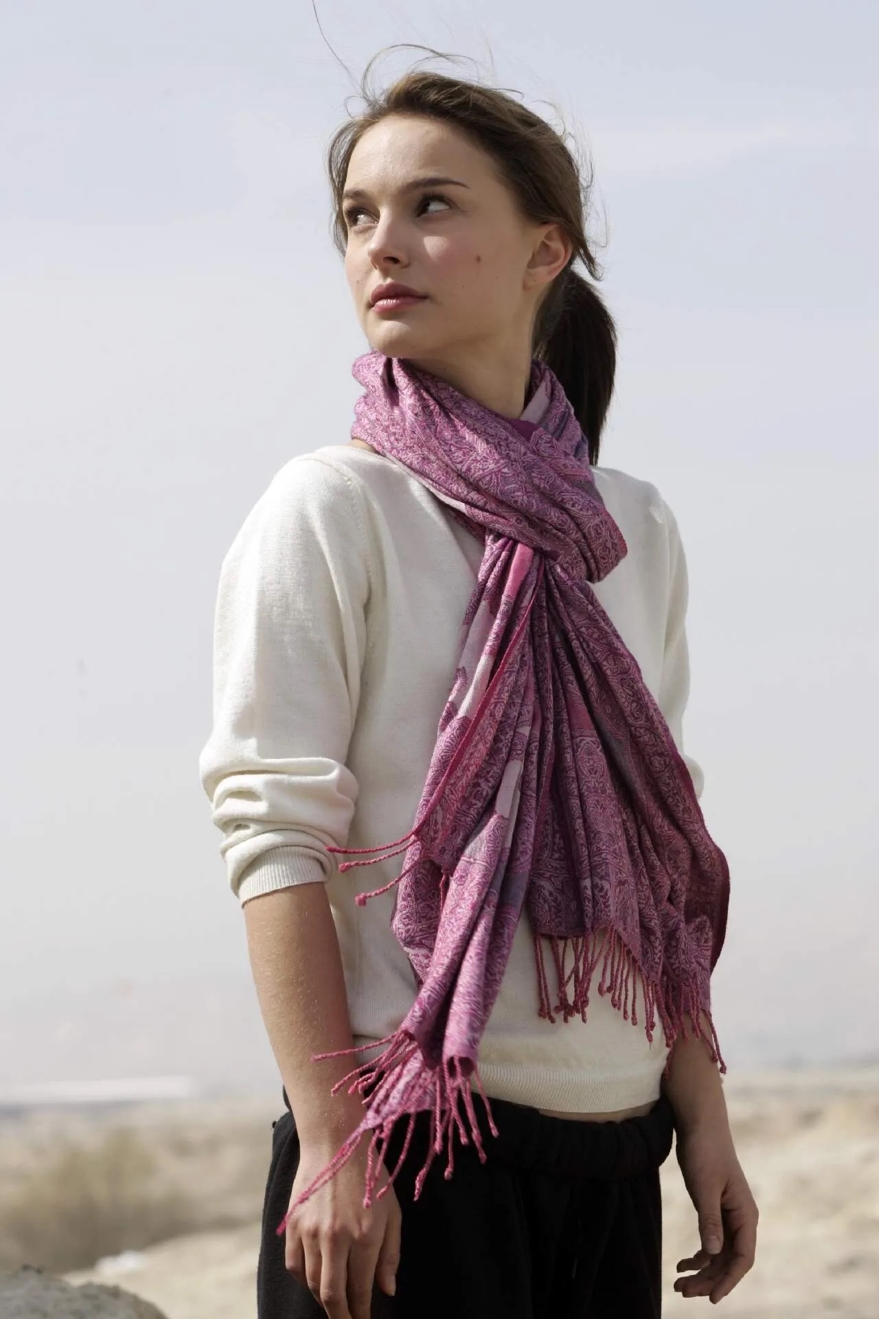 NPpinkscarf006.jpg.8b4d7c44bf1e8e5771310d96cea02205