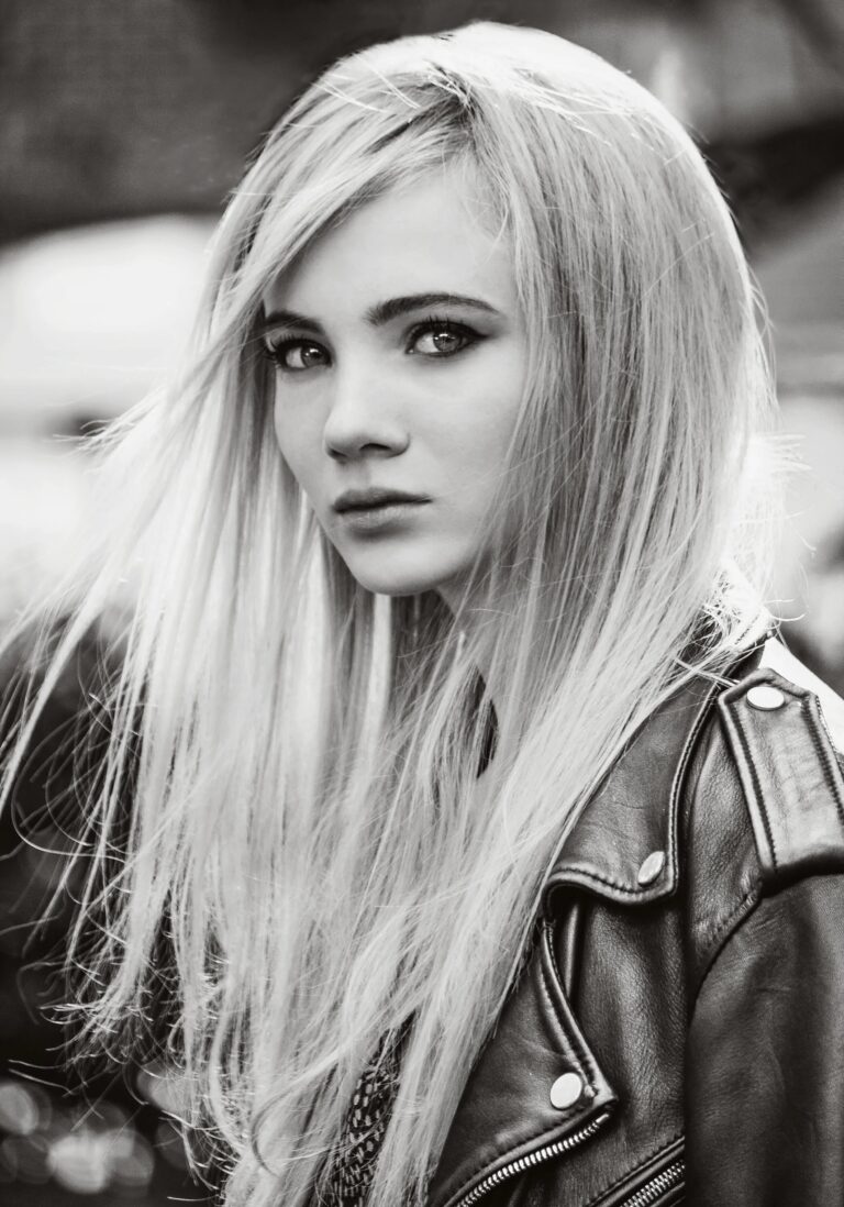 Freya Allan-105645