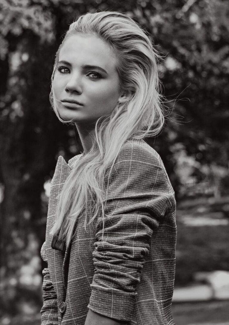 Freya Allan-105647