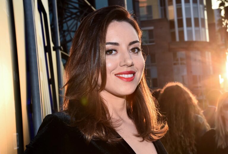 Aubrey Plaza con 33-34 años