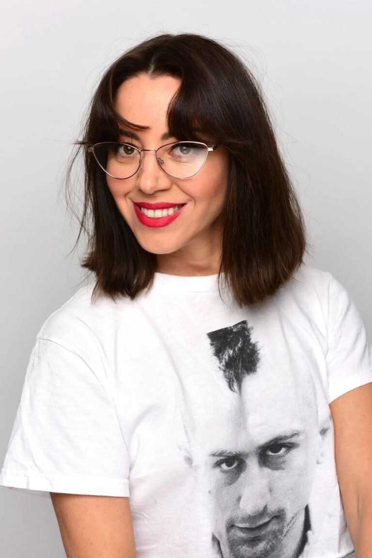 Aubrey Plaza con 37-38 años