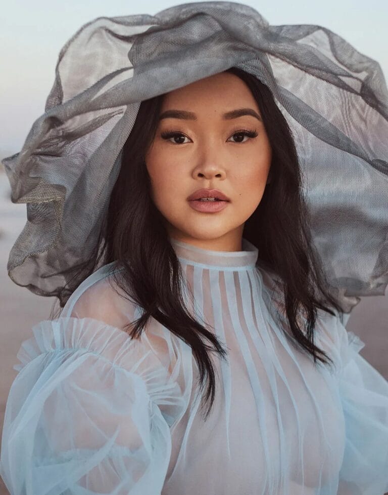 Lana Condor con 23-24 años