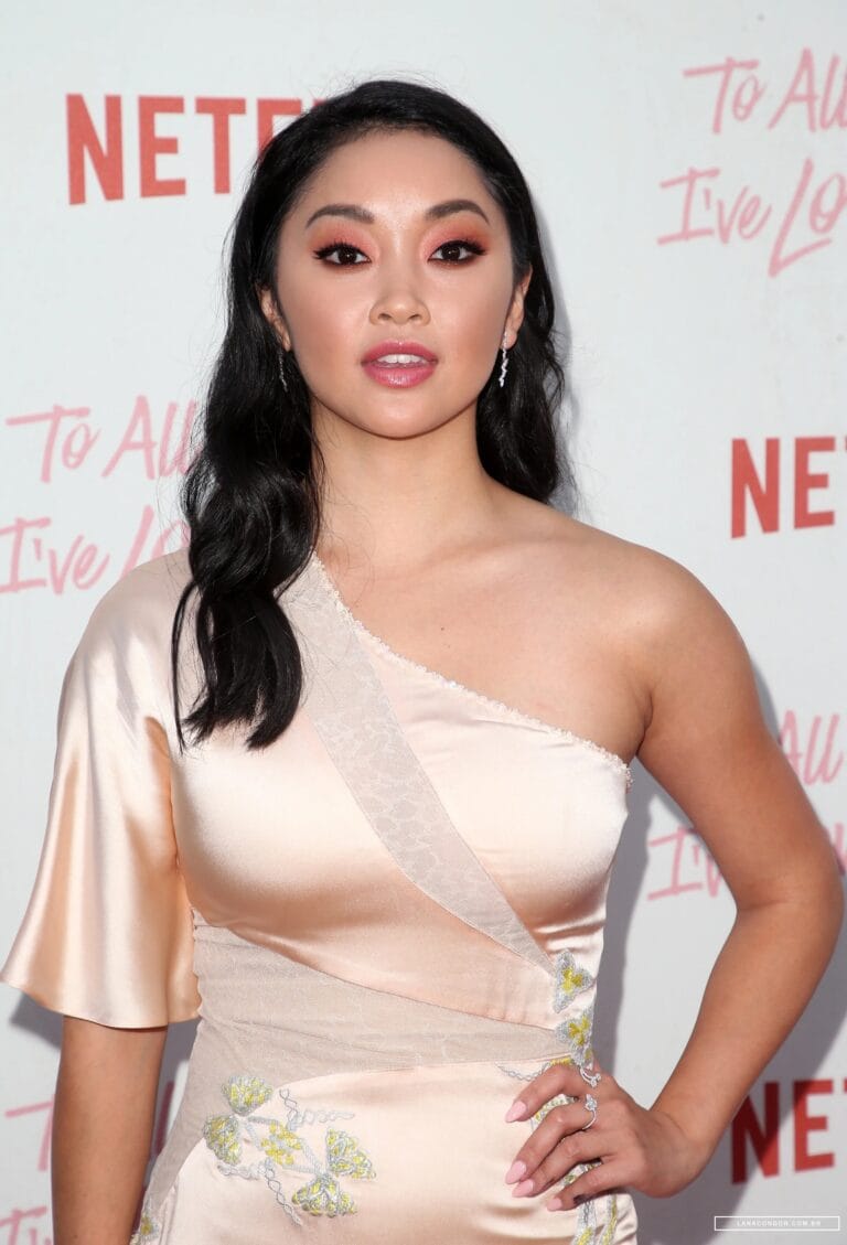 Lana Condor con 20-21 años