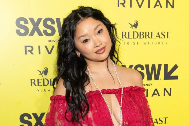 Lana Condor-101100