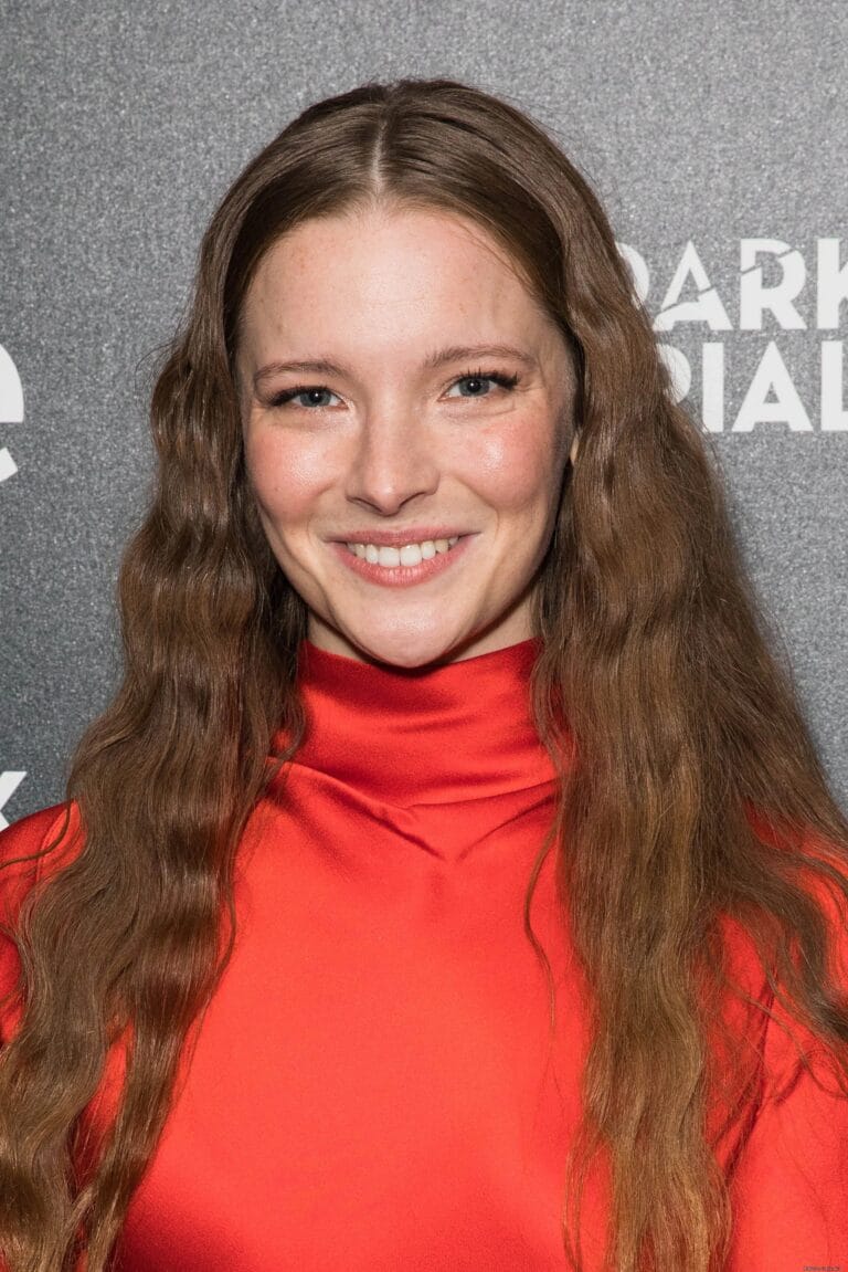 Morfydd Clark-103664