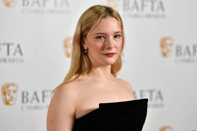 Morfydd Clark-103677
