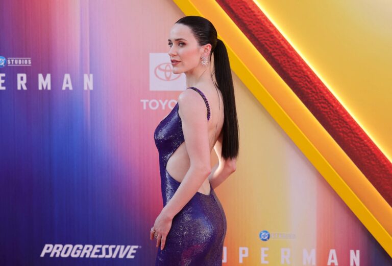 Rachel Brosnahan-104937