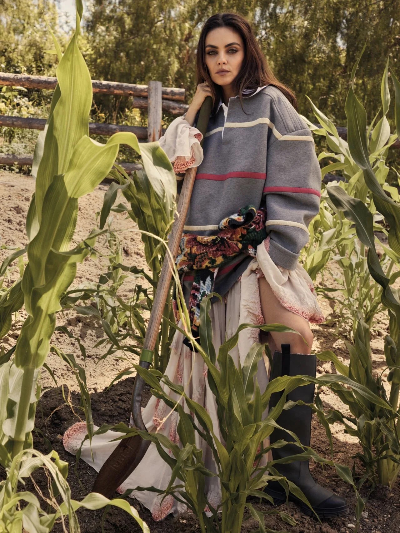 mila-kunis-c-magazine-october-2022-1.jpg.dcbbe1c9bb75745c8a104178822cdbca
