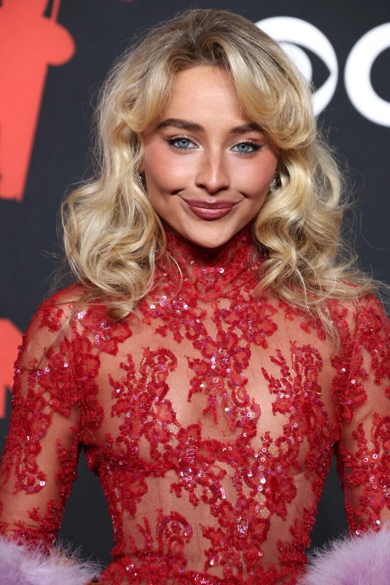 Sabrina Carpenter-102418