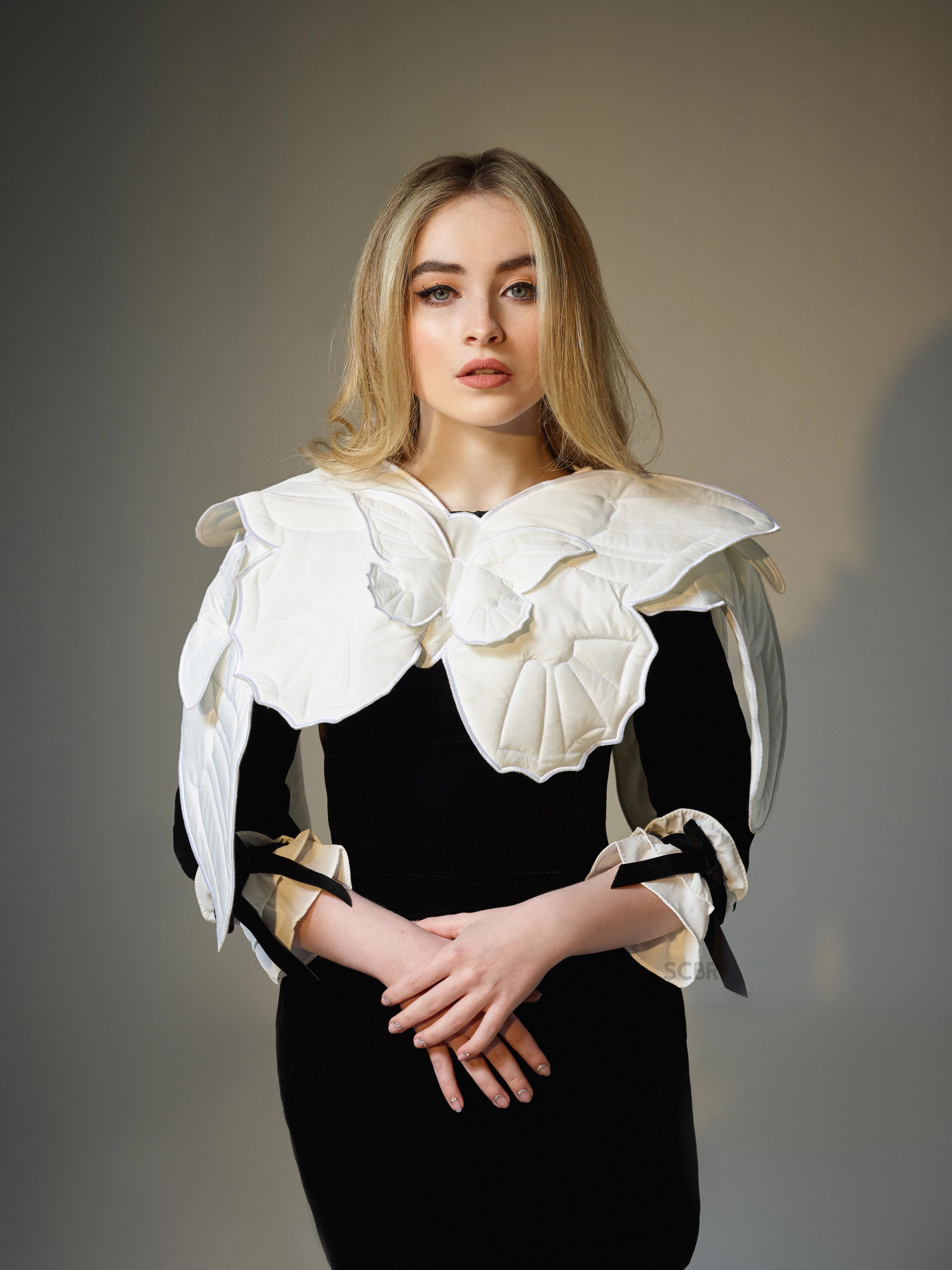 sabrinacarpenter-daily_28129.jpg.d2f66882a45a08a6a5bdad3ada73a663