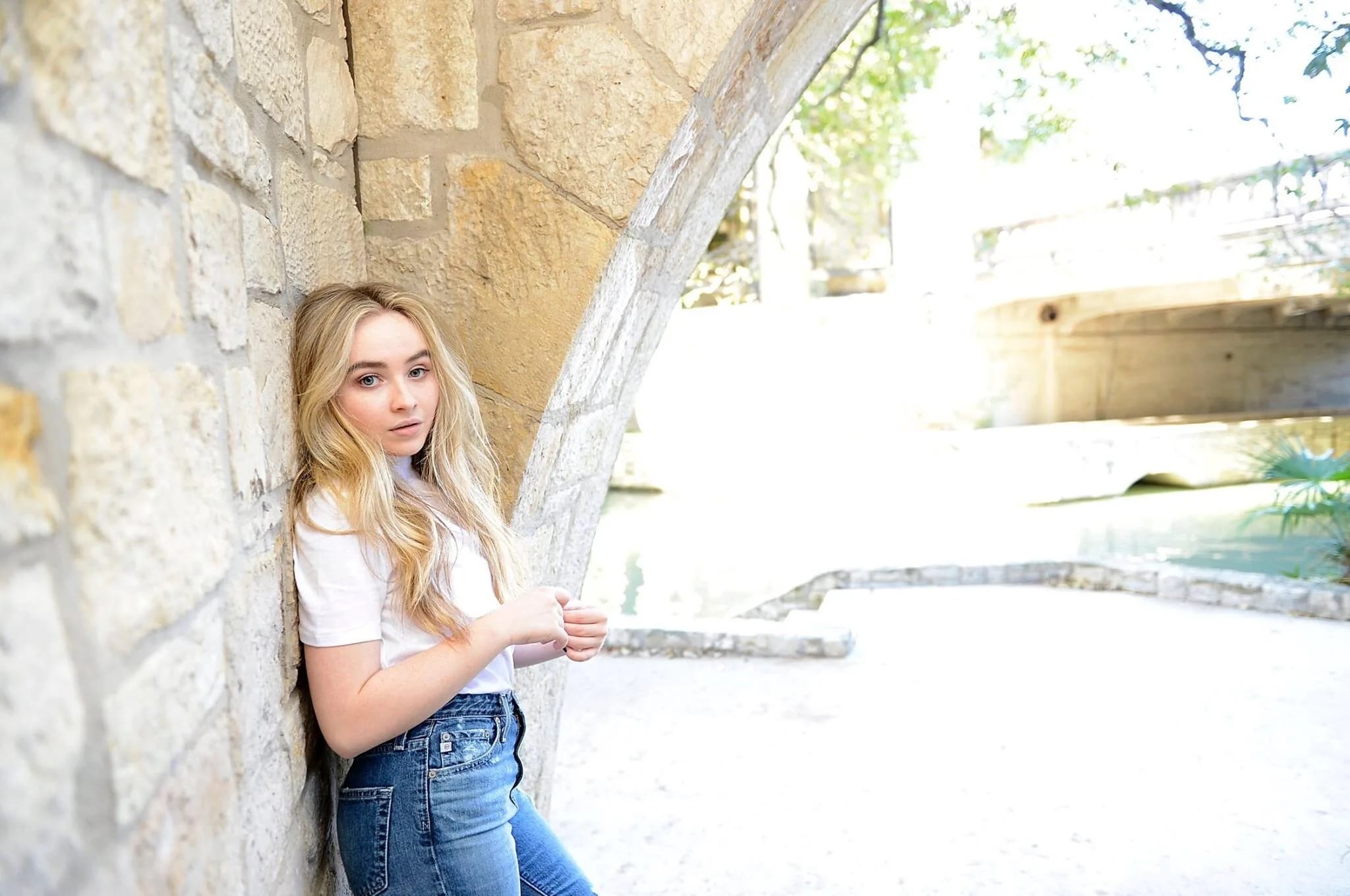 sabrinacarpenter-daily_281529.jpg.a1497008e1008cf00ca44190ead1d9f1